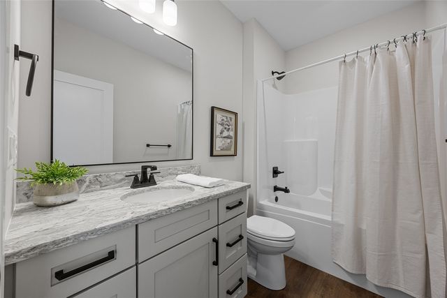 624 Rock Ridge Road, Tiffin, IA 52340