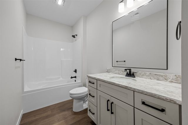 624 Rock Ridge Road, Tiffin, IA 52340