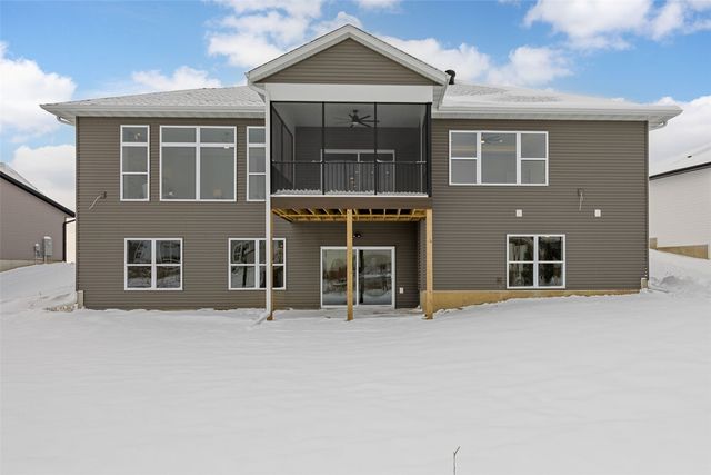 624 Rock Ridge Road, Tiffin, IA 52340