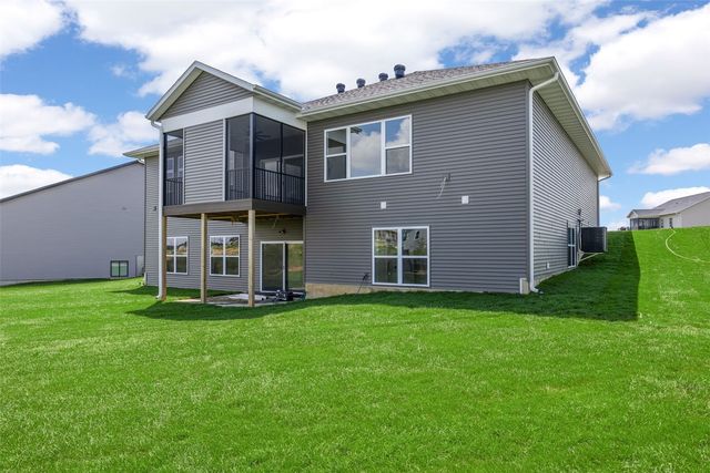 624 Rock Ridge Road, Tiffin, IA 52340