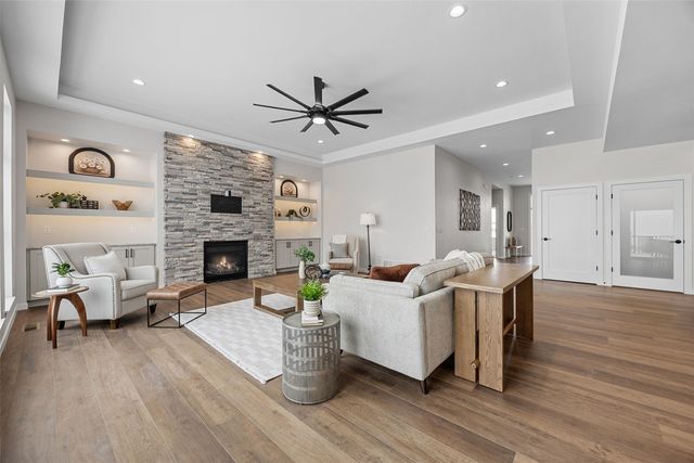 624 Rock Ridge Road, Tiffin, IA 52340