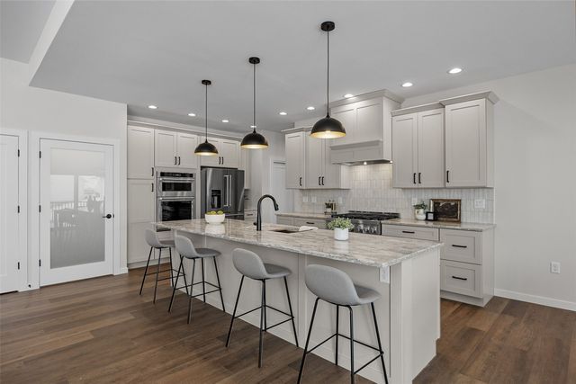 624 Rock Ridge Road, Tiffin, IA 52340