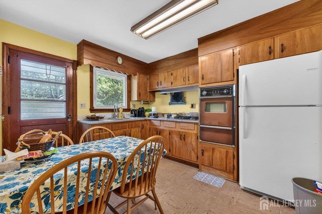 55 Market Street, Edison, NJ 08817