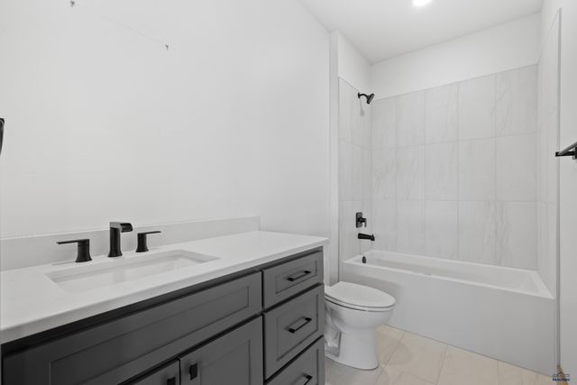 4646 WICKHAM CT, Rapid City, SD 57702