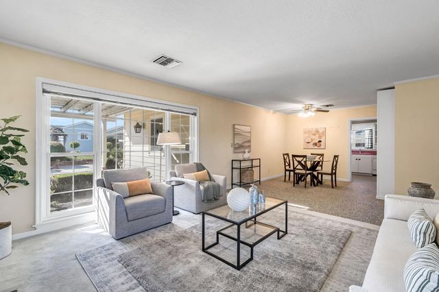 753 W Floradora Avenue, Fresno, CA 93728