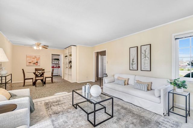 753 W Floradora Avenue, Fresno, CA 93728