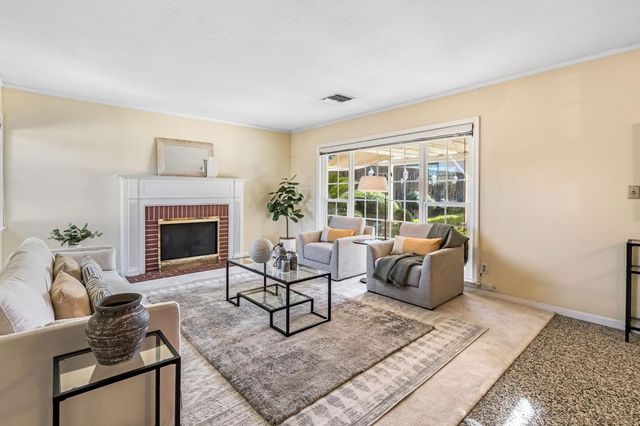 753 W Floradora Avenue, Fresno, CA 93728