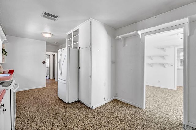 753 W Floradora Avenue, Fresno, CA 93728