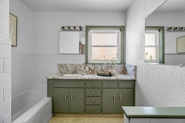 753 W Floradora Avenue, Fresno, CA 93728