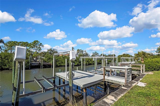 4354 OUTRIGGER LANE, Tampa, FL 33615