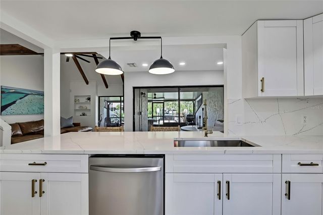 4354 OUTRIGGER LANE, Tampa, FL 33615