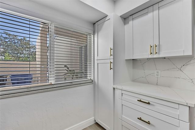 4354 OUTRIGGER LANE, Tampa, FL 33615