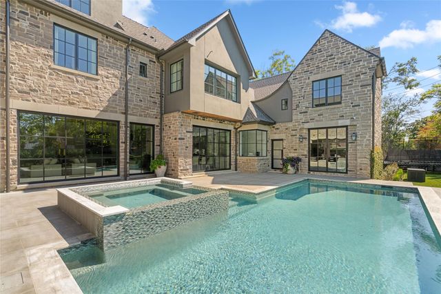 811 Creek Wood Way, Houston, TX 77024