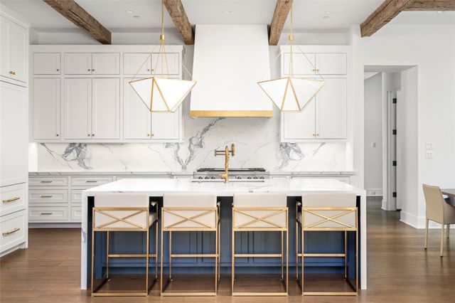 811 Creek Wood Way, Houston, TX 77024