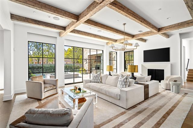 811 Creek Wood Way, Houston, TX 77024