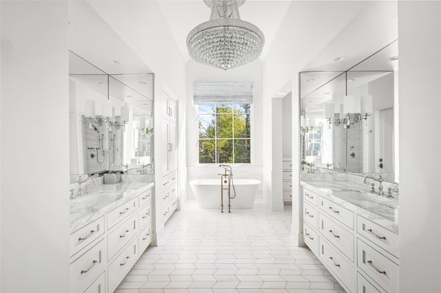 811 Creek Wood Way, Houston, TX 77024