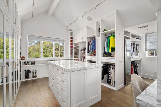 811 Creek Wood Way, Houston, TX 77024