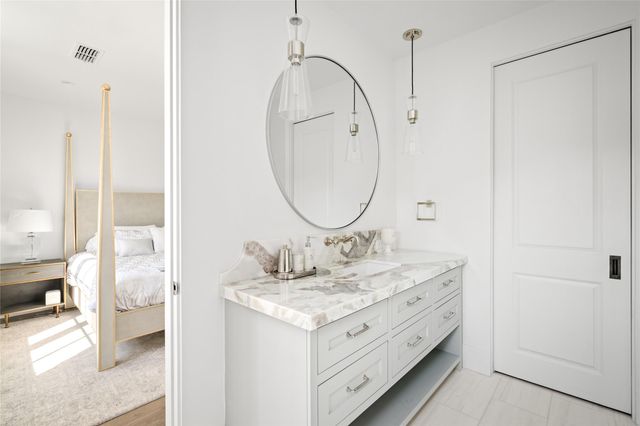 811 Creek Wood Way, Houston, TX 77024