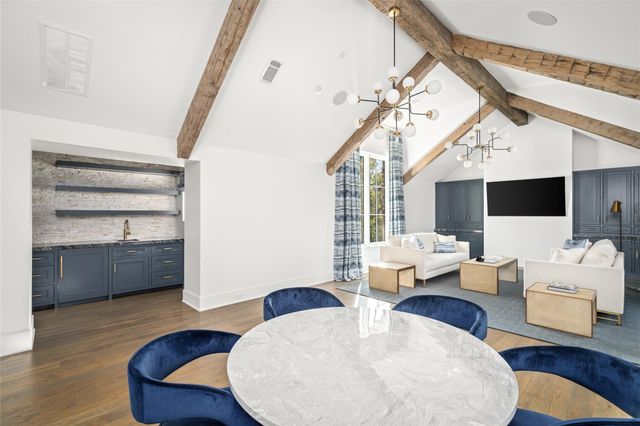 811 Creek Wood Way, Houston, TX 77024