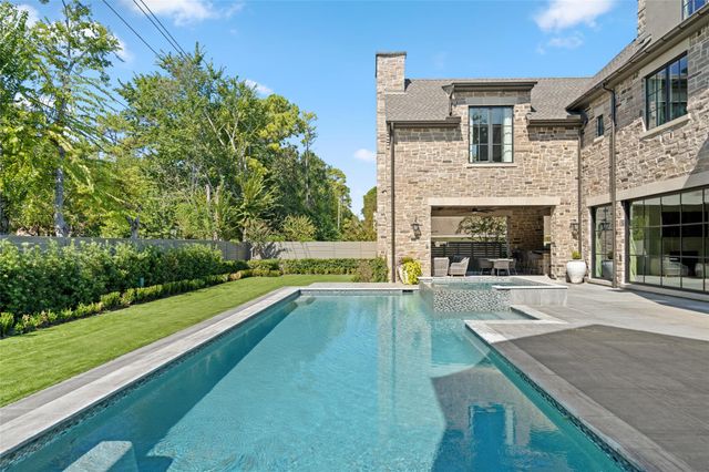 811 Creek Wood Way, Houston, TX 77024