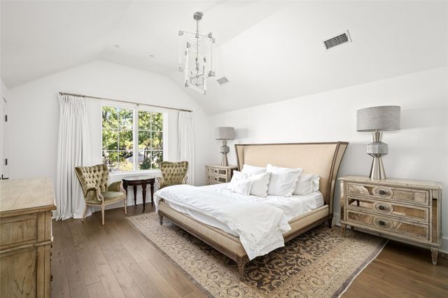 811 Creek Wood Way, Houston, TX 77024