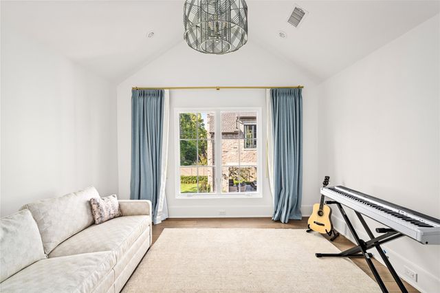 811 Creek Wood Way, Houston, TX 77024