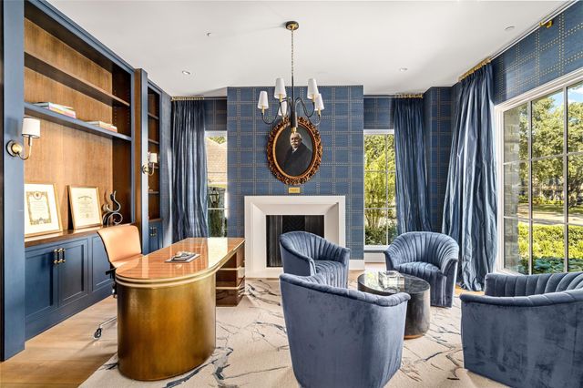 811 Creek Wood Way, Houston, TX 77024