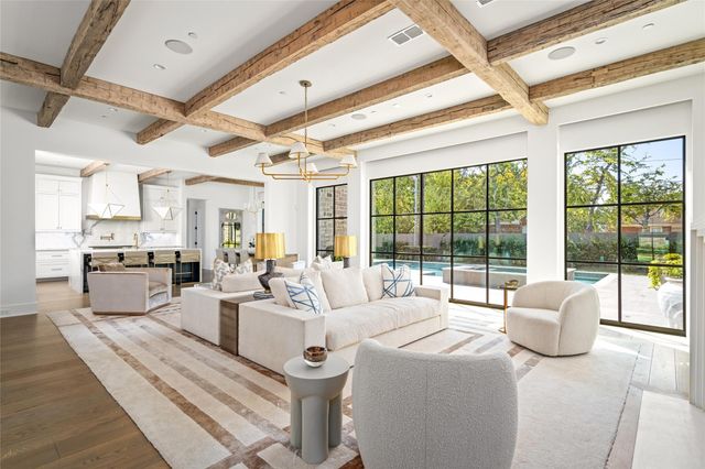 811 Creek Wood Way, Houston, TX 77024