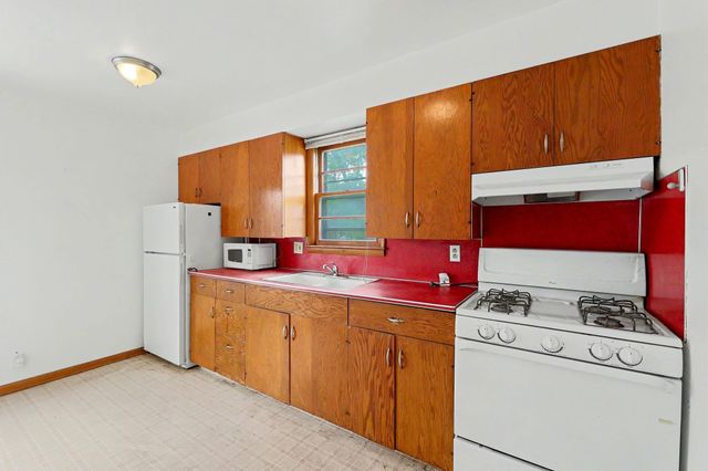 1405 S Water St, Wichita, KS 67213