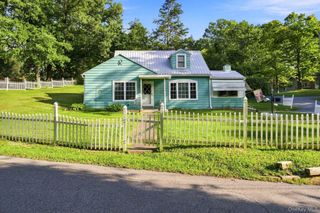 10 Birchwood Terrace, Poughkeepsie, NY 12601