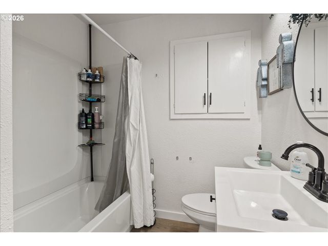 1039 N 4TH Ave, Stayton, OR 97383