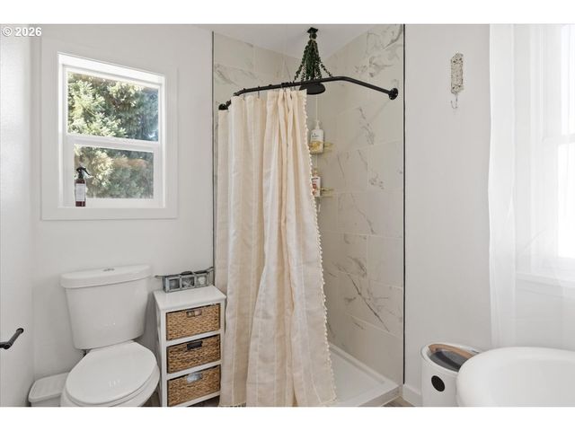 1039 N 4TH Ave, Stayton, OR 97383