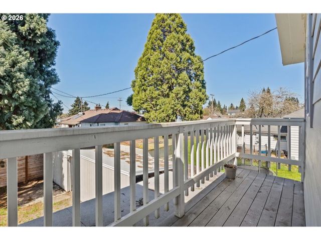 1039 N 4TH Ave, Stayton, OR 97383