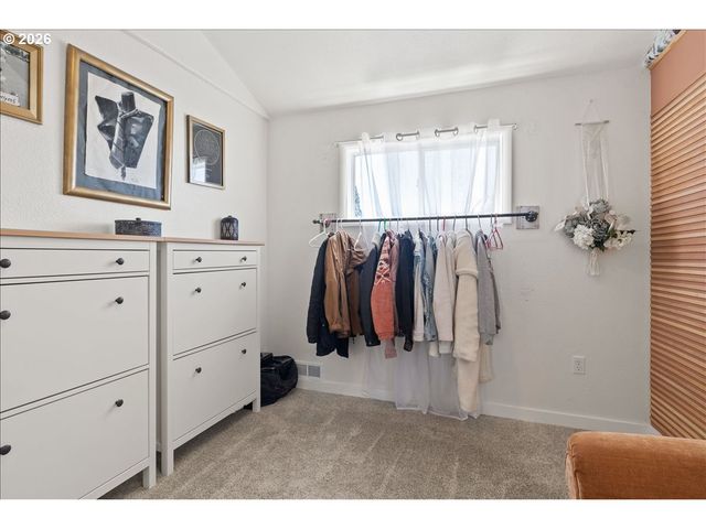 1039 N 4TH Ave, Stayton, OR 97383