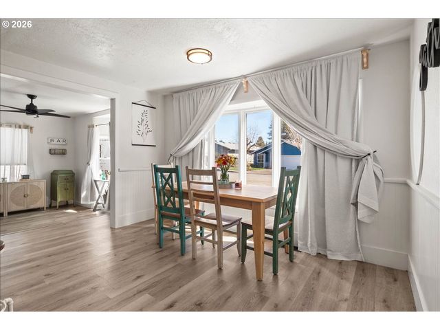 1039 N 4TH Ave, Stayton, OR 97383