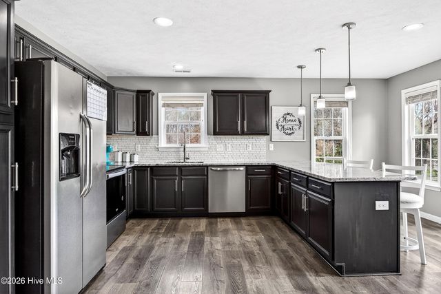 136 Camellia Creek Drive, Richlands, NC 28574