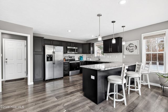 136 Camellia Creek Drive, Richlands, NC 28574