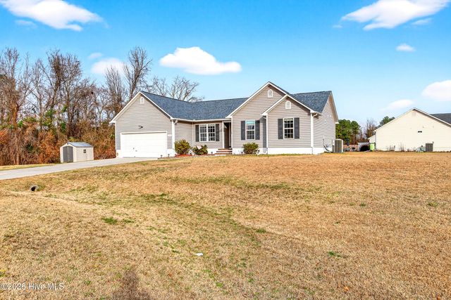 136 Camellia Creek Drive, Richlands, NC 28574