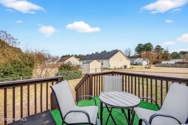 136 Camellia Creek Drive, Richlands, NC 28574