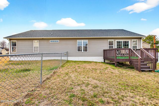 136 Camellia Creek Drive, Richlands, NC 28574