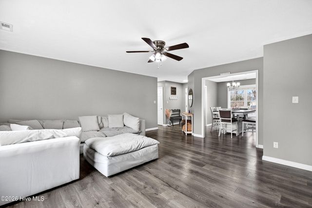 136 Camellia Creek Drive, Richlands, NC 28574