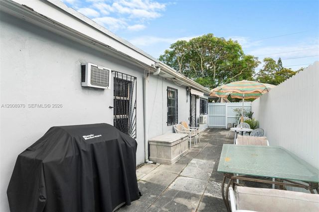 410 East Dr 2, North Miami Beach, FL 33162