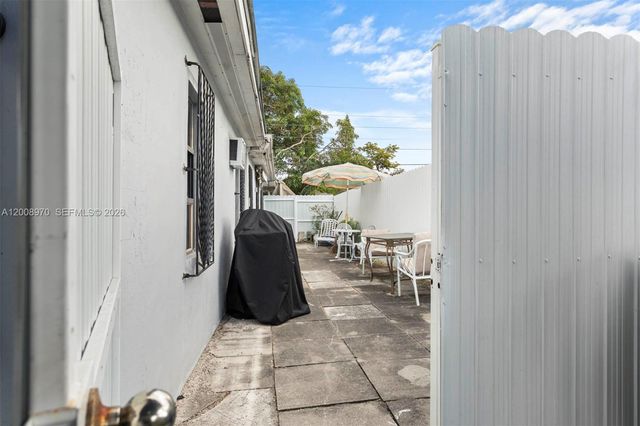 410 East Dr 2, North Miami Beach, FL 33162