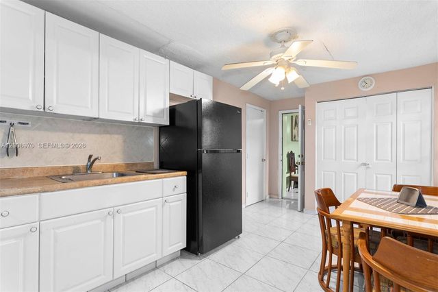 410 East Dr 2, North Miami Beach, FL 33162