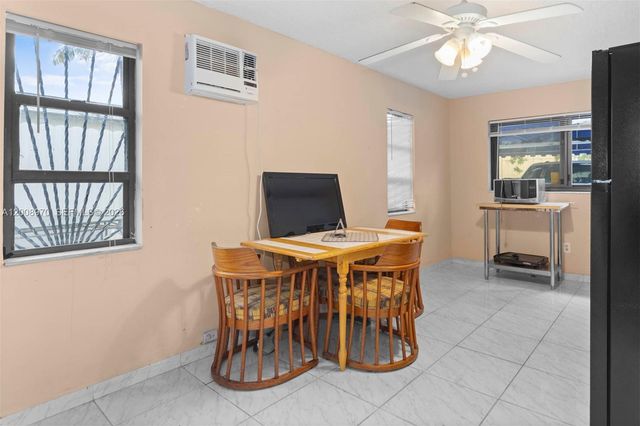 410 East Dr 2, North Miami Beach, FL 33162