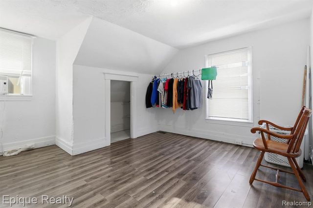 48 Augusta Avenue, Pontiac, MI 48341