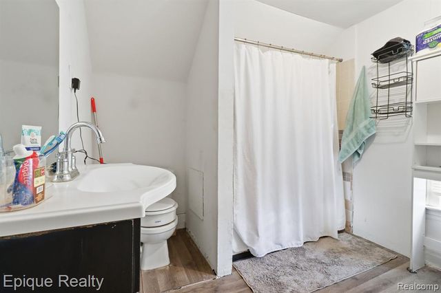 48 Augusta Avenue, Pontiac, MI 48341