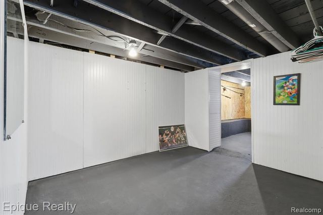 48 Augusta Avenue, Pontiac, MI 48341