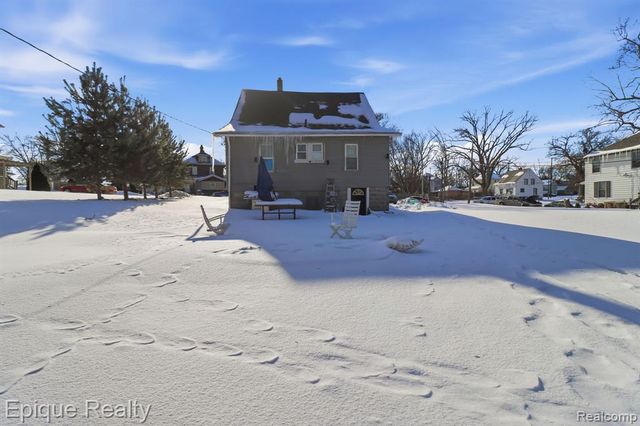 48 Augusta Avenue, Pontiac, MI 48341