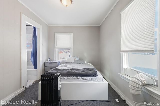 48 Augusta Avenue, Pontiac, MI 48341